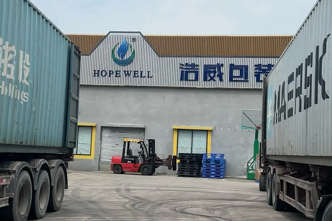 feb519d9-0d5e-4d9f1615xsz